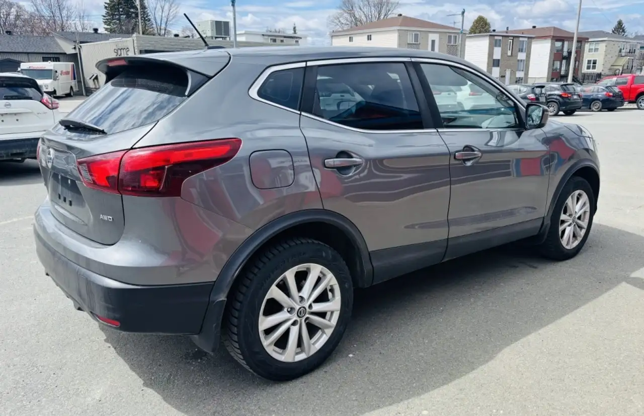 Nissan Qashqai снимка Nissan Qashqai