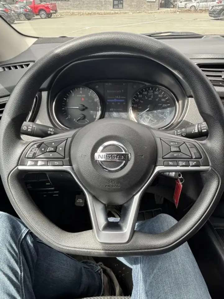 Nissan Qashqai снимка Nissan Qashqai