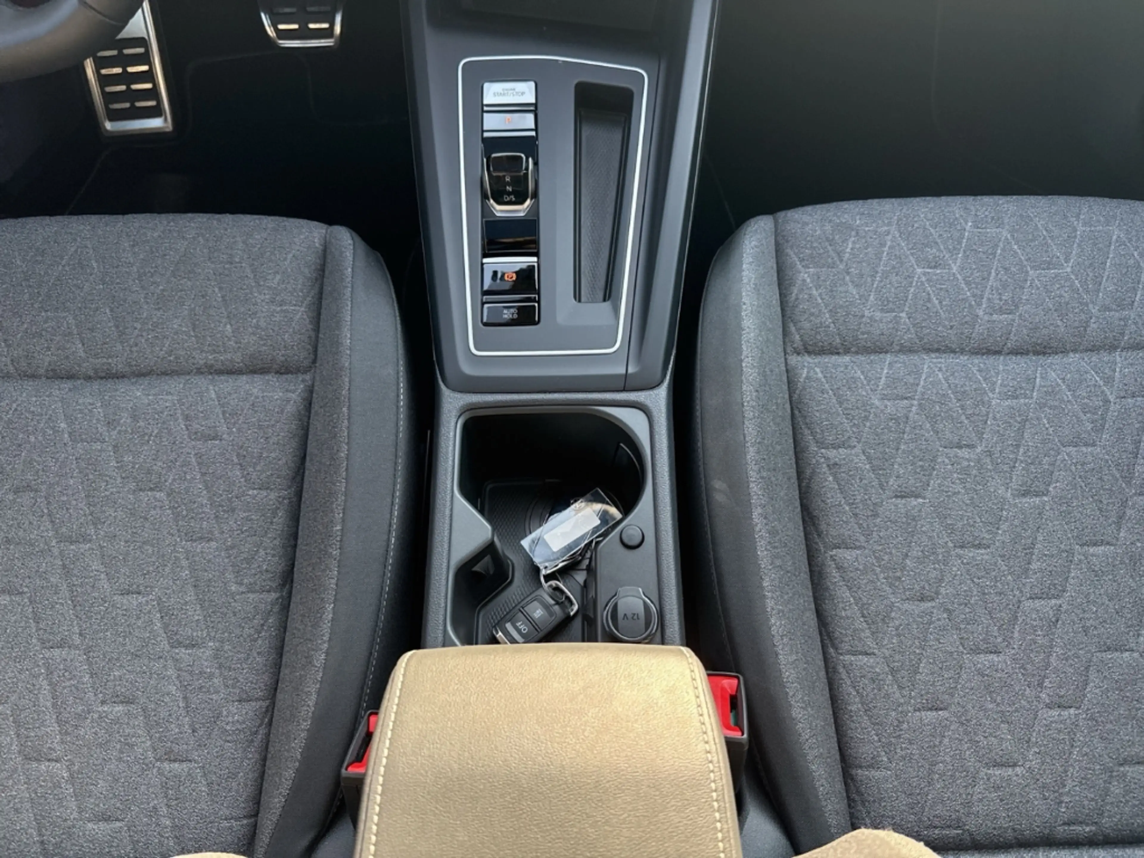 Volkswagen Golf Variant VIII Move 1.5 eTSI DSG LED Navi El. Panodach SHZ F — photo 15