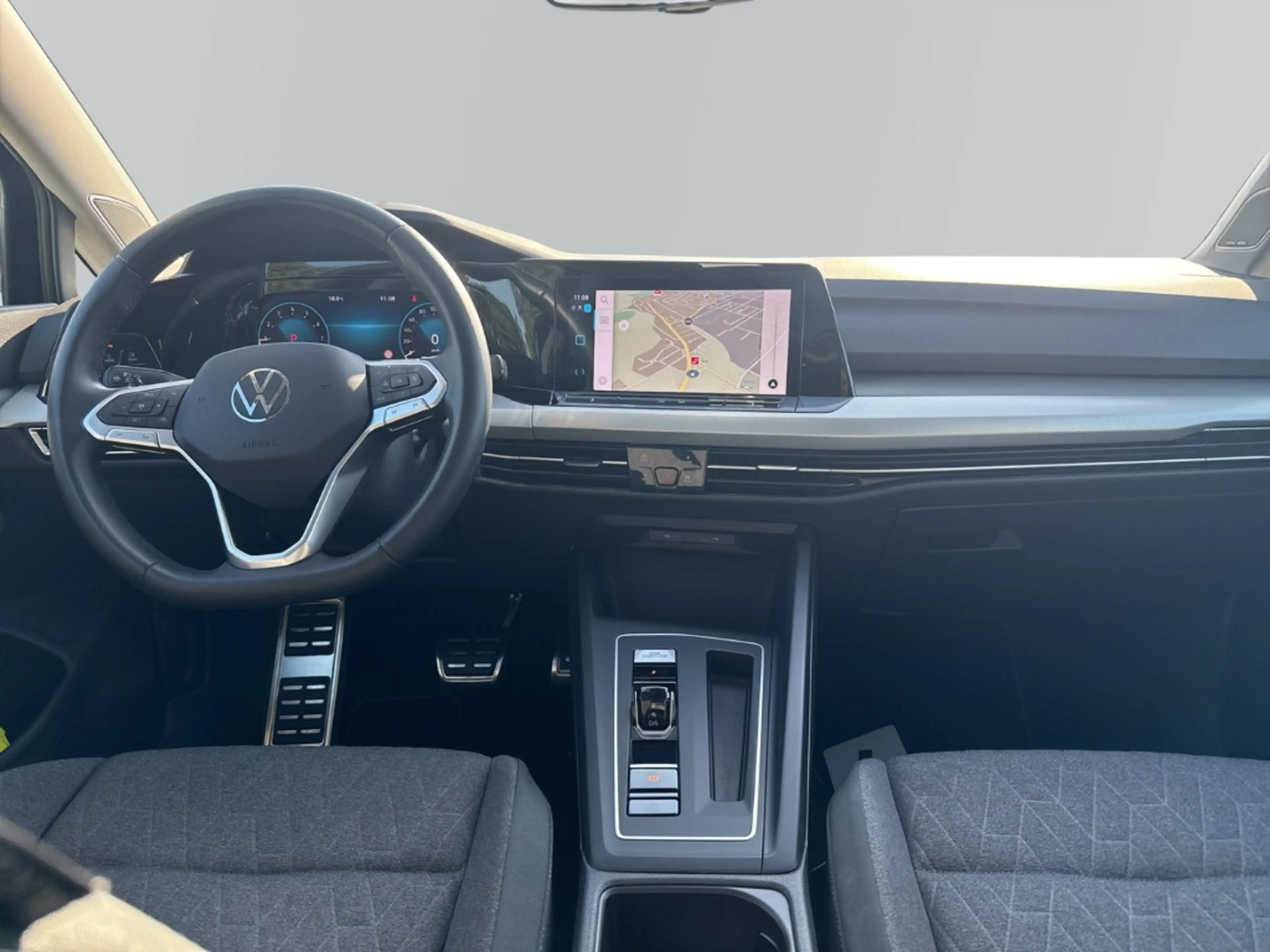 Volkswagen Golf Variant VIII Move 1.5 eTSI DSG LED Navi El. Panodach SHZ F — photo 11