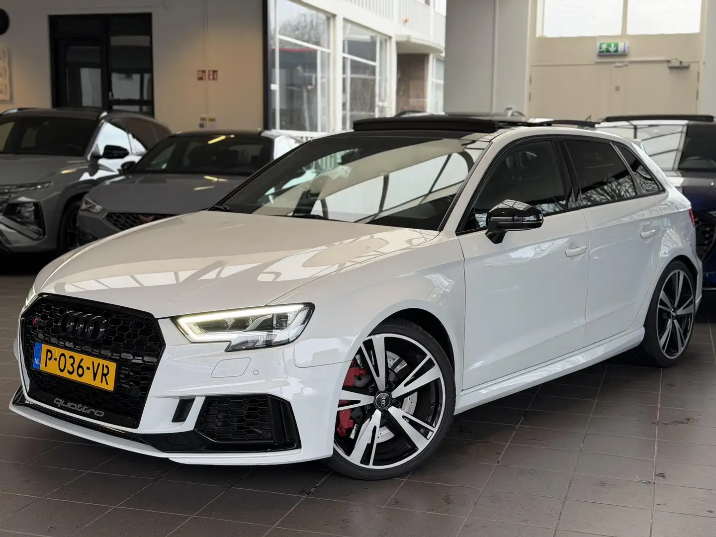 Audi RS3 A3 Sportback 2.5 TFSI quattro / Pano / Leder / Alb - 1