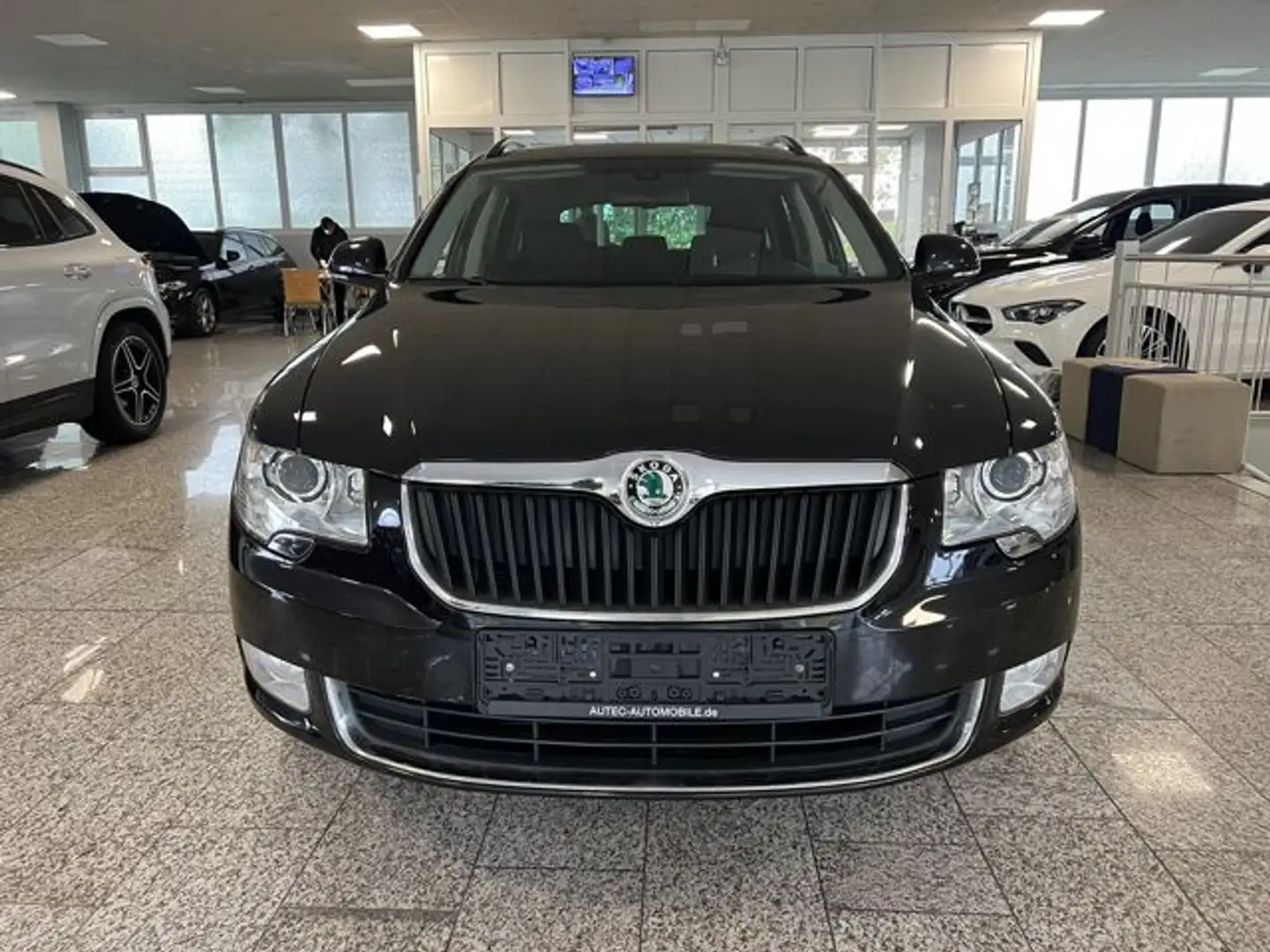 Skoda Superb 1.8 TSI Family Combi 1. Hand+Xenon+SHZ Noir - 2