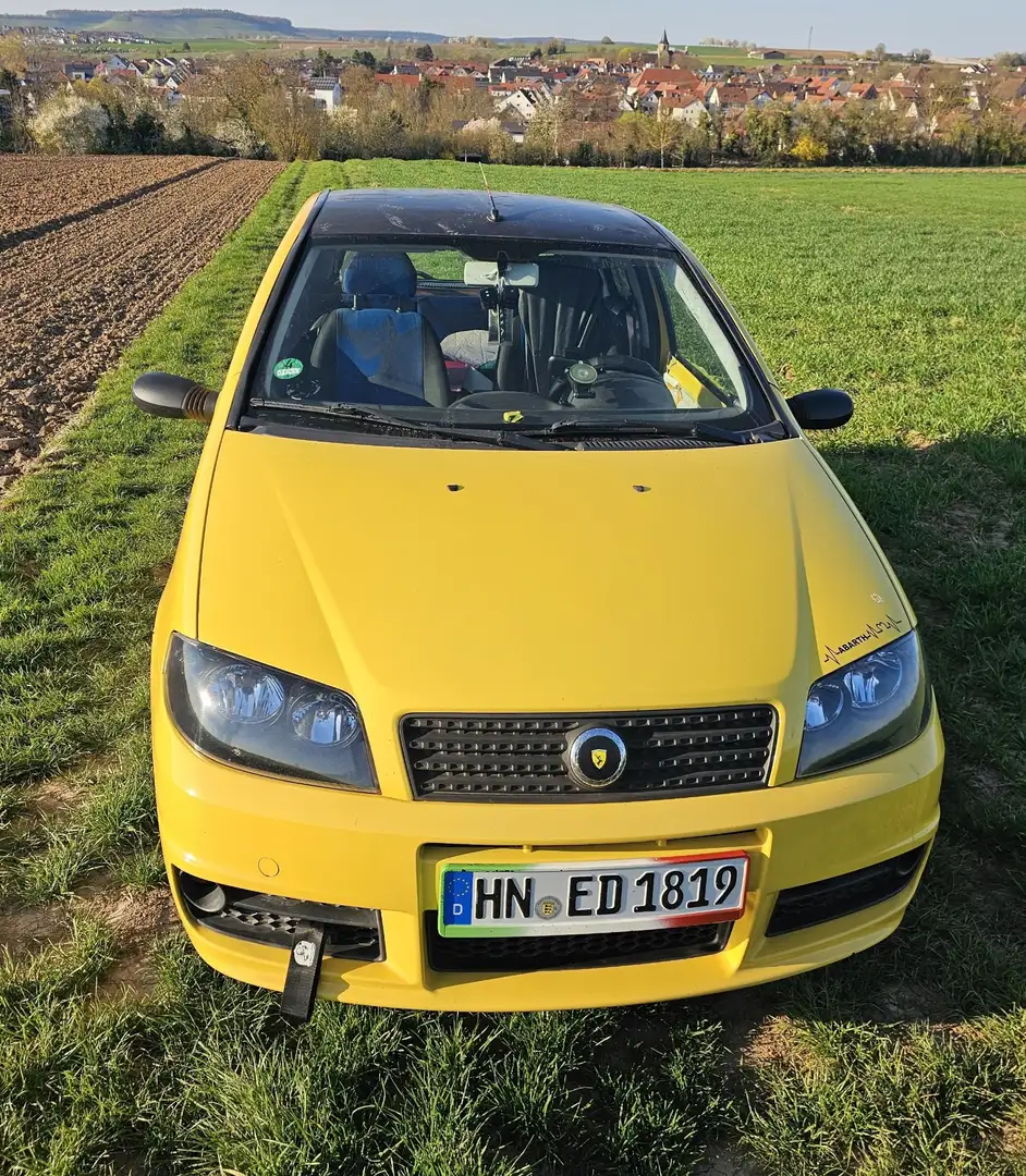 Fiat Punto 1.2 8V Trofeo Yellow - 1