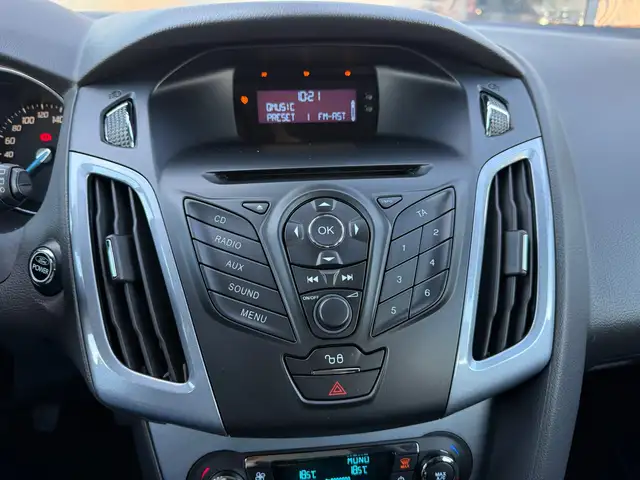 Ford Focus view 12