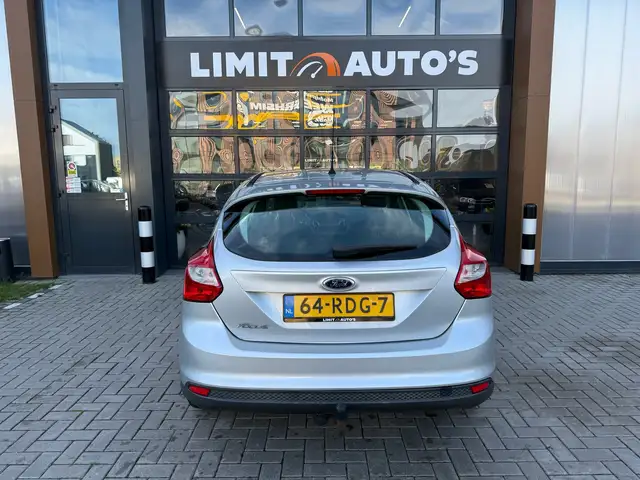 Ford Focus view 4
