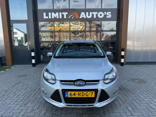 Ford Focus view 8
