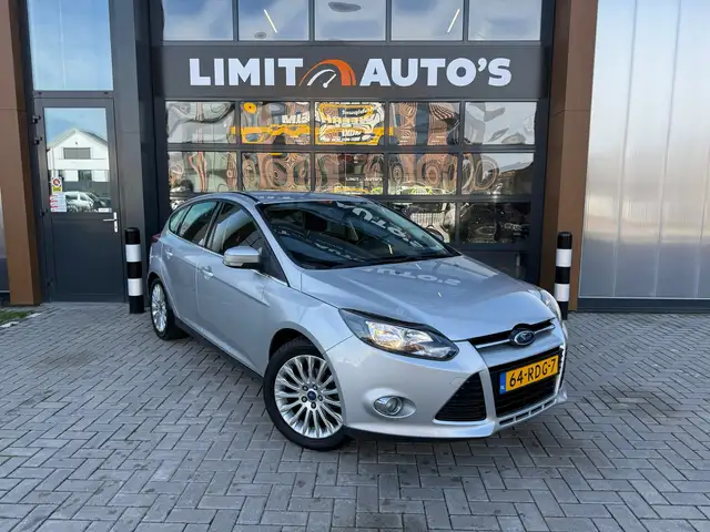 Ford Focus view 21