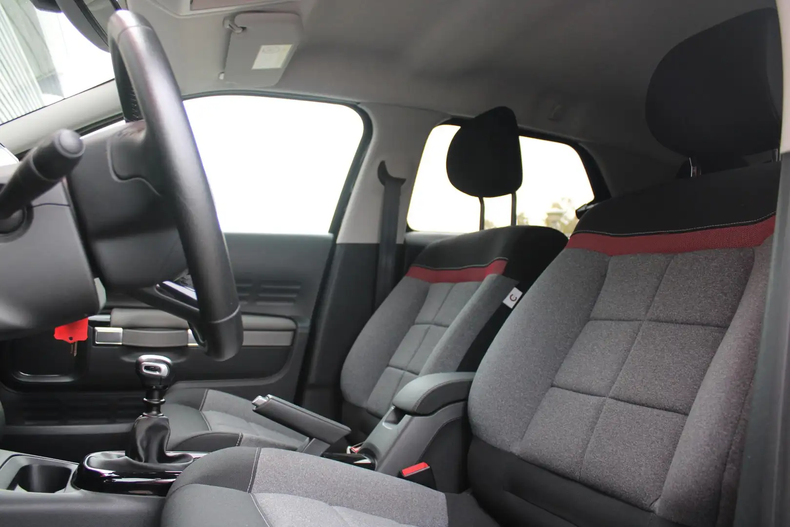 Citroen C4 Cactus 1.2 110PK C-SERIES | NAVI | CAMERA | TREKHAAK | DA Noir - 2