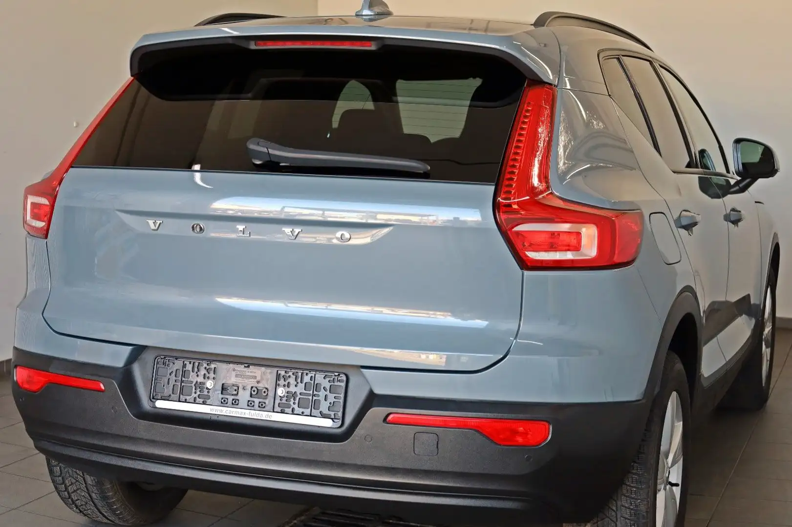 Volvo XC40 Momentum Core Automatik, Navi,LED,PDC Szary - 2