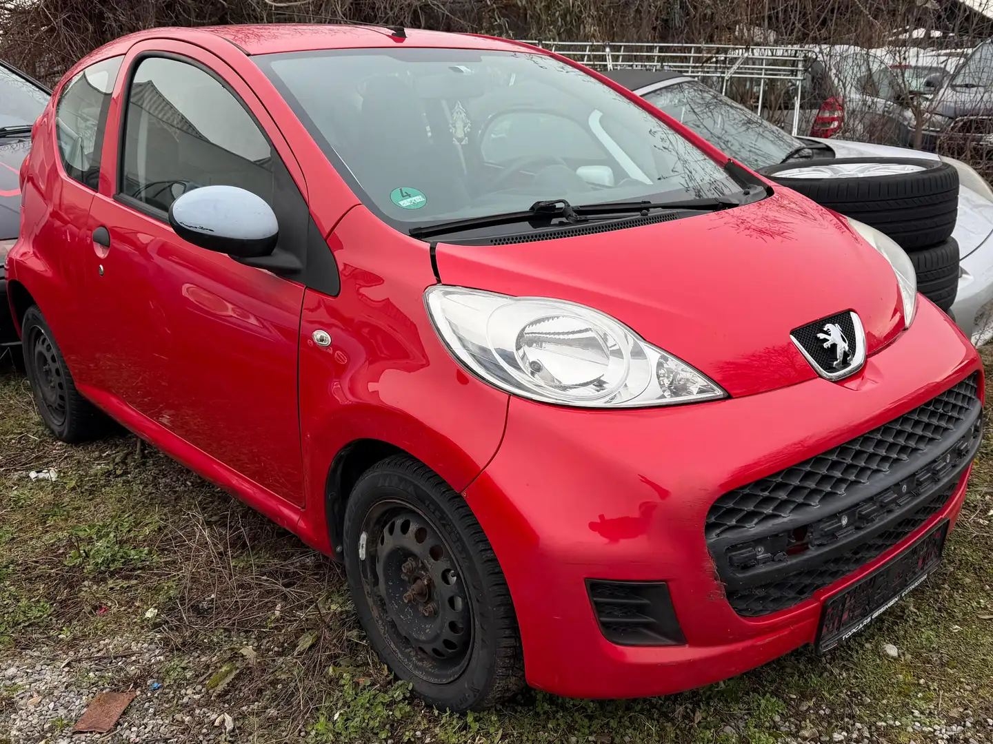 Peugeot 107 107  Tüv 10/26 3-Türer 70 Petit Filou Rot - 1