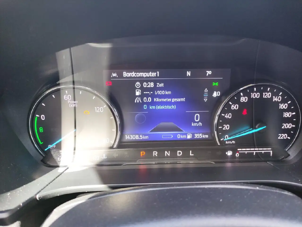 Ford Kuga Plug-In Hybrid Titanium X, миниатюра 5