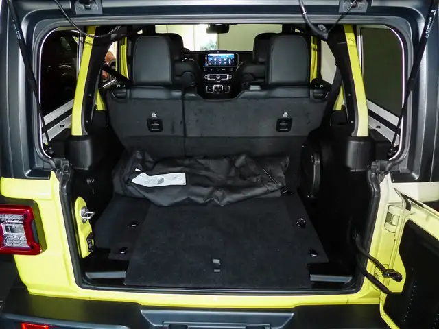 Jeep Wrangler view 17