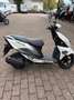 Suzuki Avenis - thumbnail 1