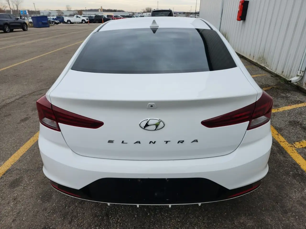 Hyundai ELANTRA снимка Hyundai ELANTRA