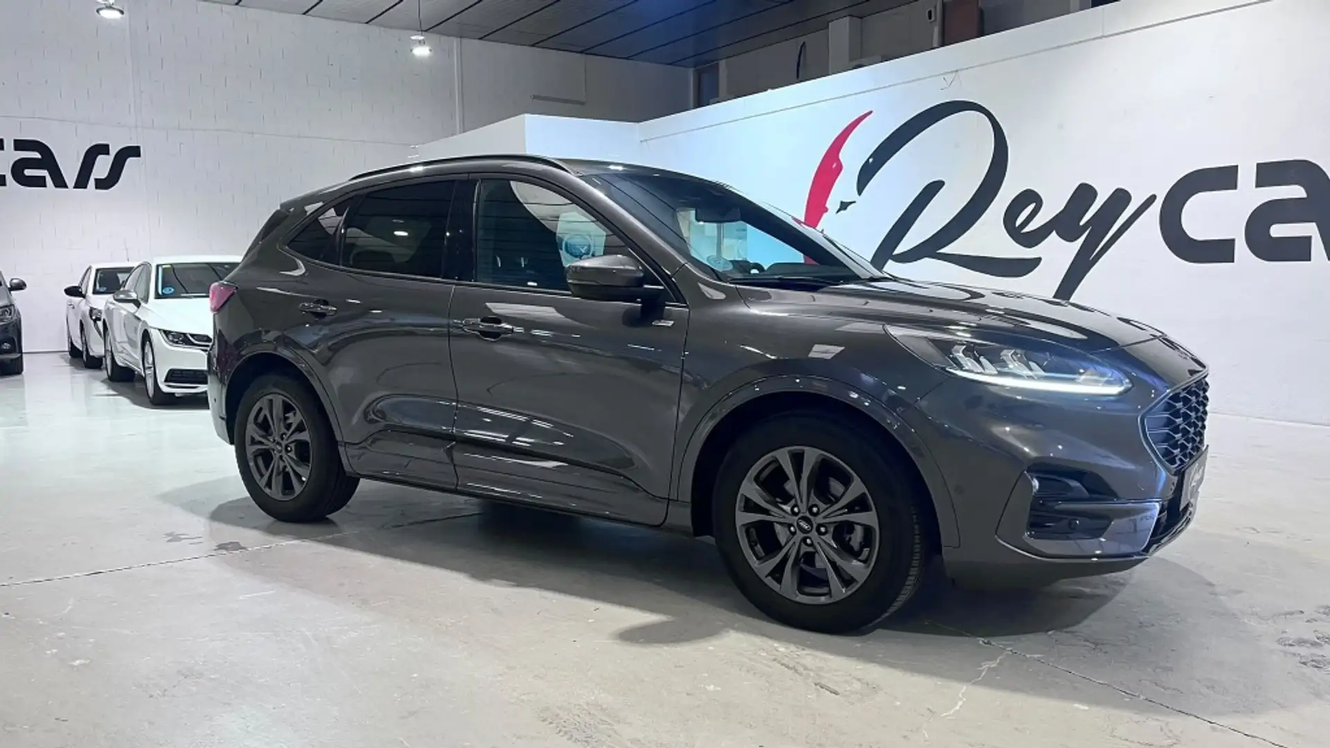 Ford Kuga 1.5 EcoBoost ST-Line FWD 150 Gris - 1