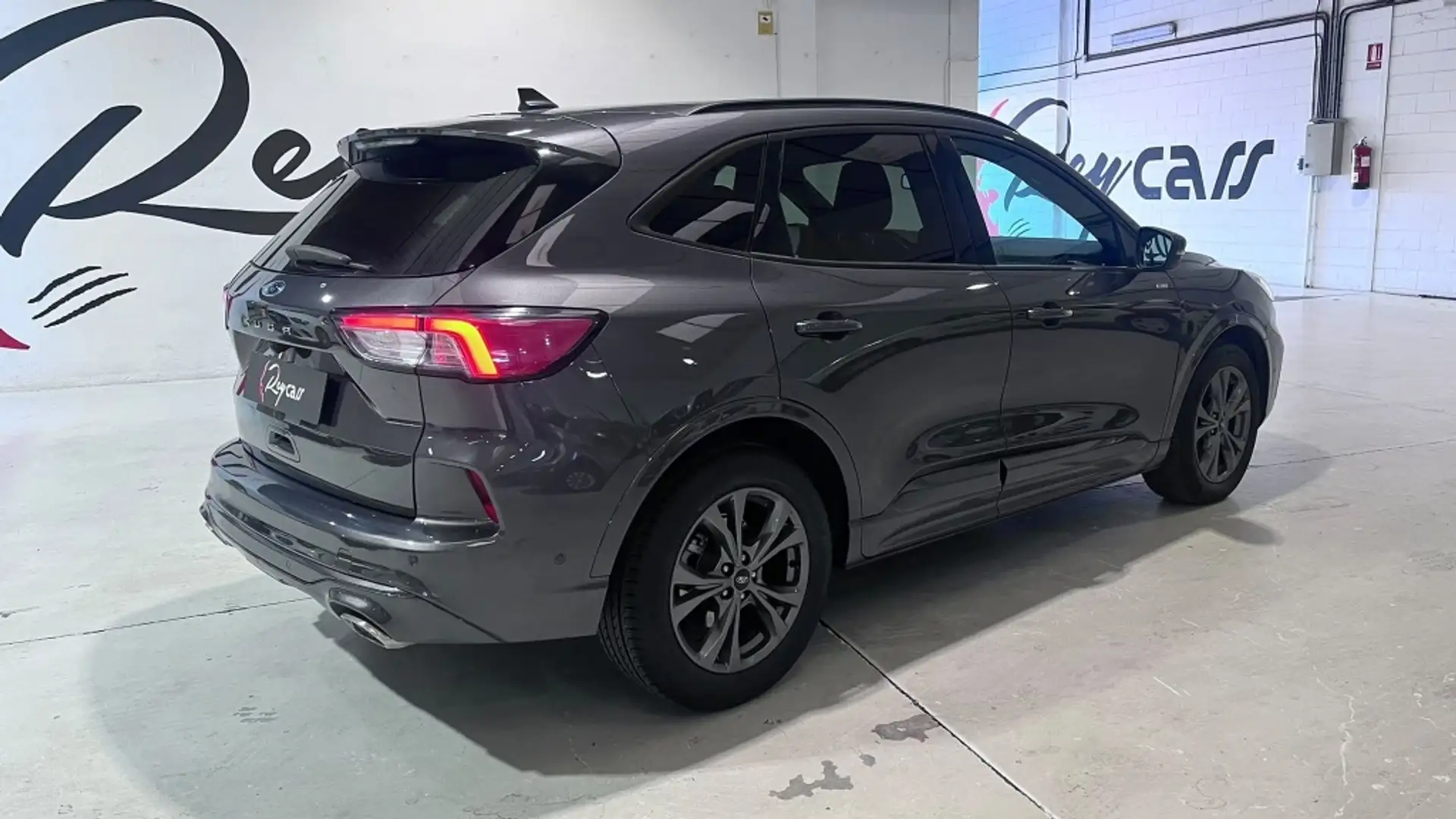 Ford Kuga 1.5 EcoBoost ST-Line FWD 150 Gris - 2