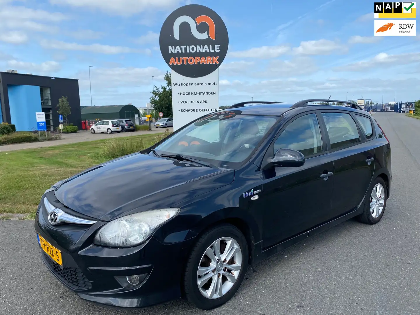 Hyundai i30 CW 2011 * 1.4i i-Drive Cool * LMV * AIRCO * ELEC. Noir - 1