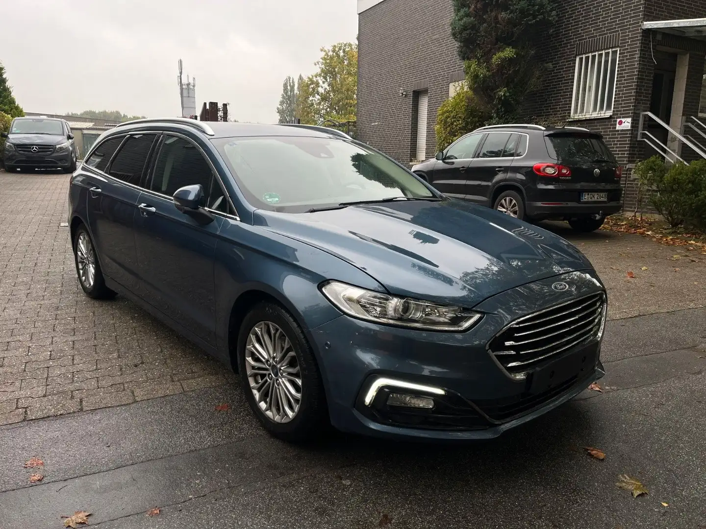 Ford Mondeo Turnier Titanium*SHZ V&H*KAM*NAV*TEMP*1.H Blau - 1