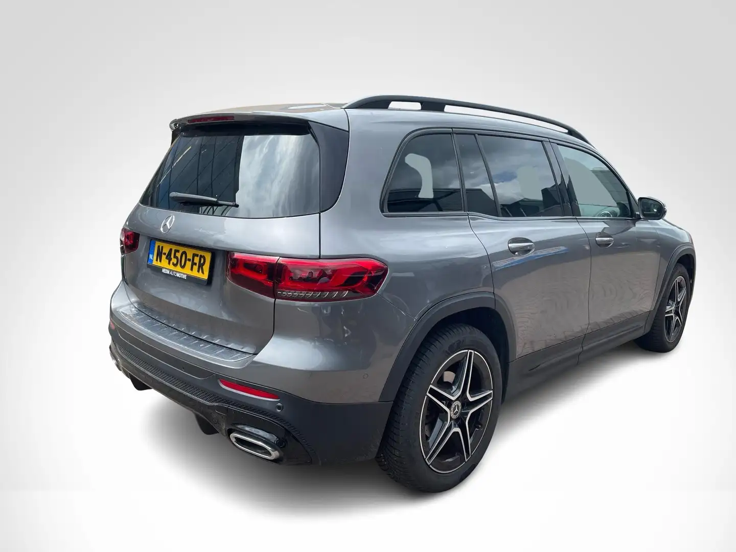 Mercedes-Benz GLB 200 GLB Automaat Business Solution AMG | Nightpakket | Grijs - 2