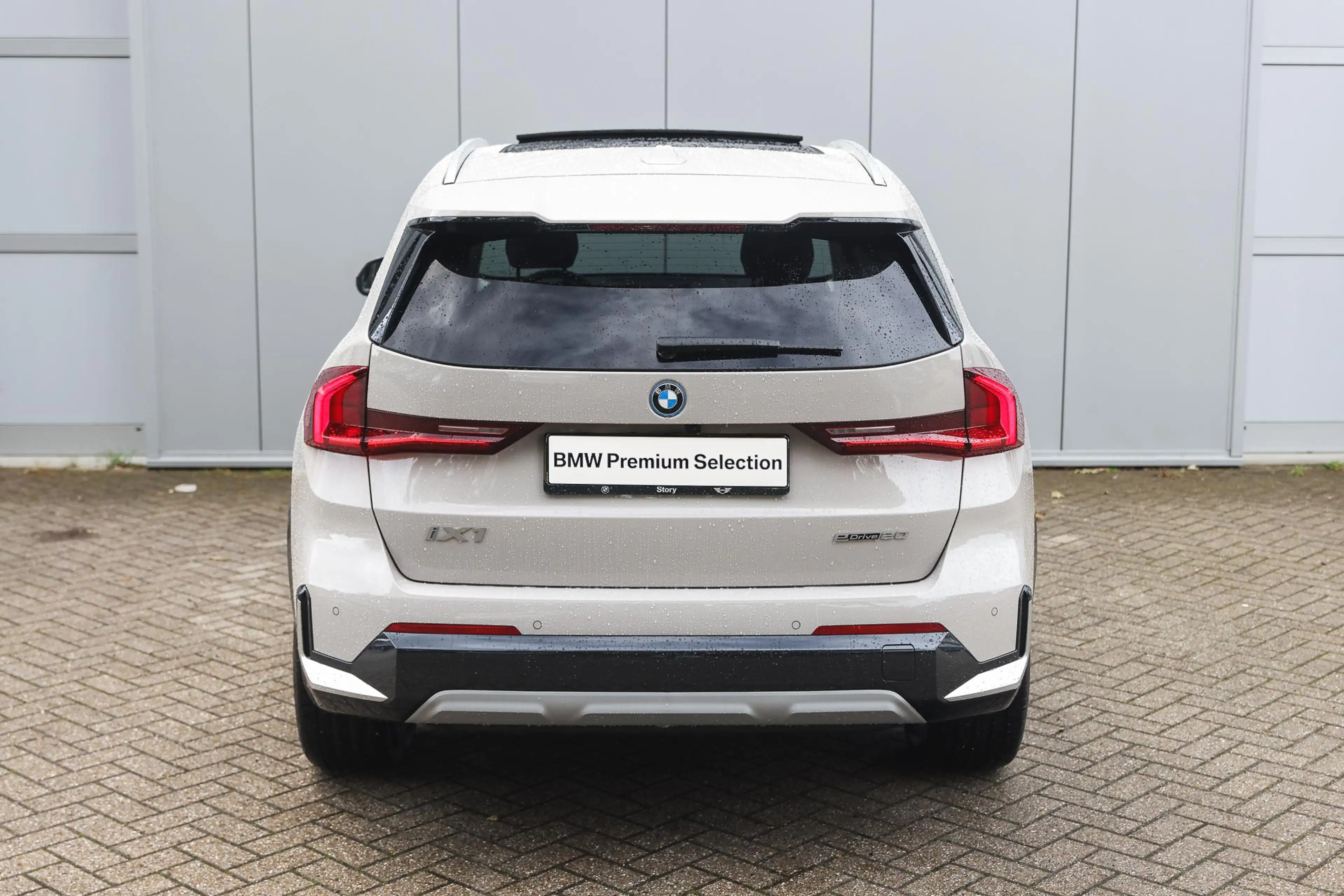 BMW iX1 eDrive20 xLine / Trekhaak / Panoramadak / Stoelver — photo 7