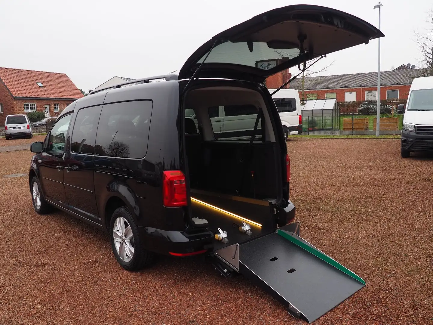 Volkswagen Caddy Maxi 7-Sitzer Behindertengerecht Rampe Negro - 1