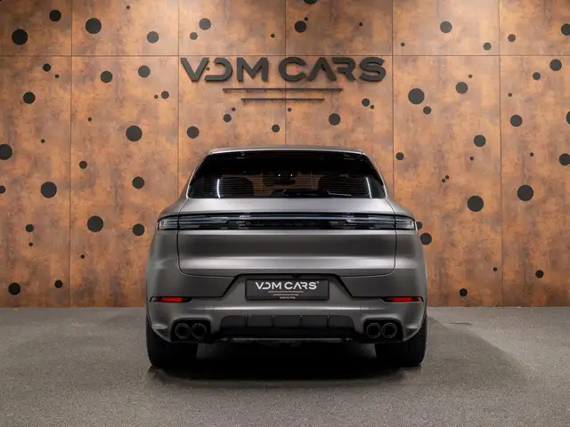 Porsche Cayenne view 4