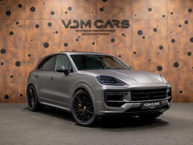 Porsche Cayenne view 7