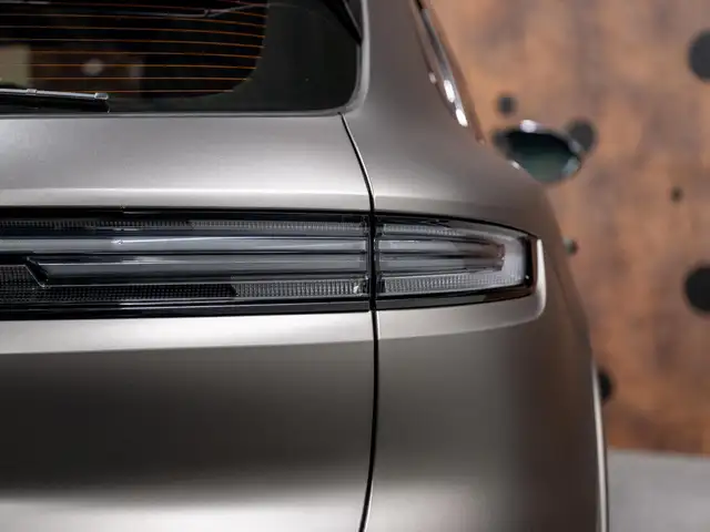 Porsche Cayenne view 13