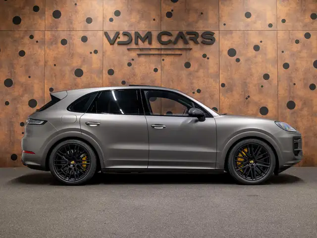Porsche Cayenne view 6