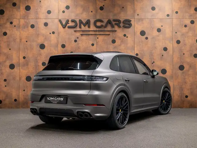Porsche Cayenne view 5
