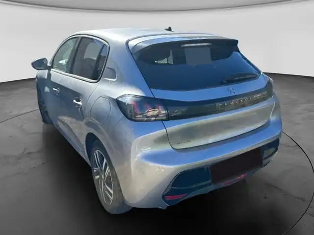 Peugeot 208 view 5