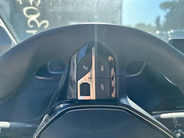 Peugeot 208 view 15