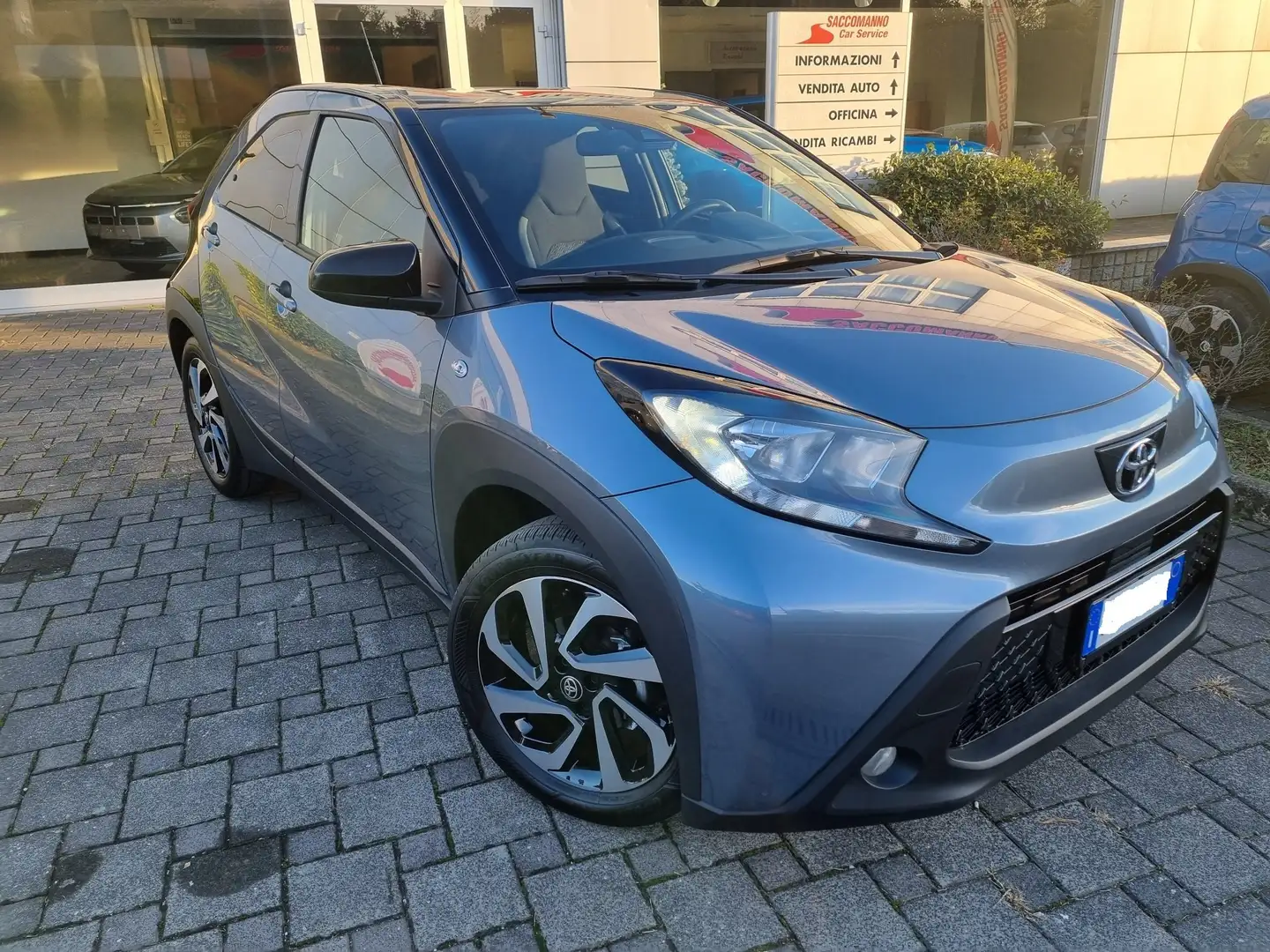 Toyota Aygo AYGO X  1.0 TREND 72cv Grigio - 1