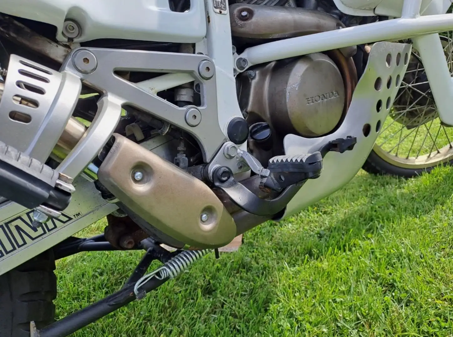 Honda XRV 650 Weiß - 2