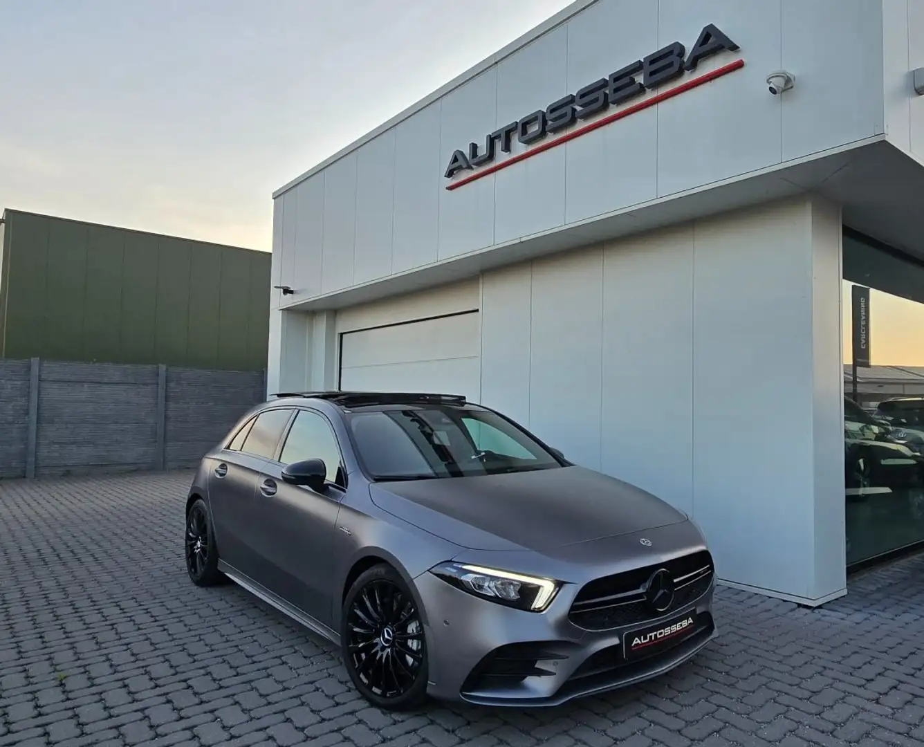 Mercedes-Benz A 35 AMG 4Matic AMG Speedshift DCT 7G PANO/CAMERA/GARANTIE Gri - 1