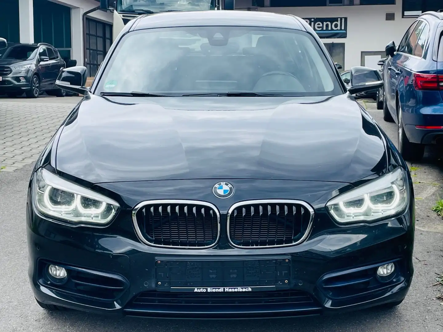 BMW 120 d xDrive Sport Line LED Schwarz - 2