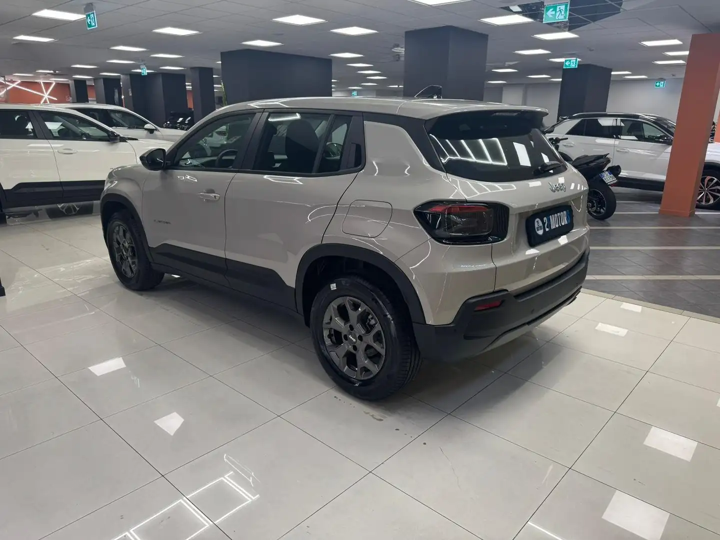 Jeep Avenger 1.2 turbo e-hybrid mhev Longitude 110cv edct6 Grau - 2