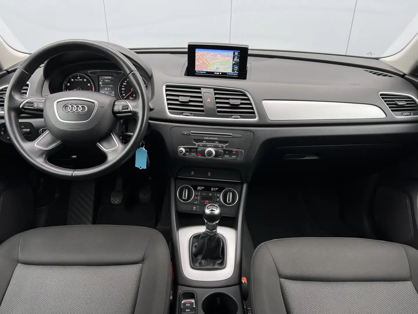 Audi Q3 1.4 TFSI CoD Pro Line Navigatie/Xenon/17inch. Zwart - 2