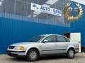 Volkswagen Passat Limousine 1,6**Klima**1.Hand**115TKM** Silber - thumbnail 1