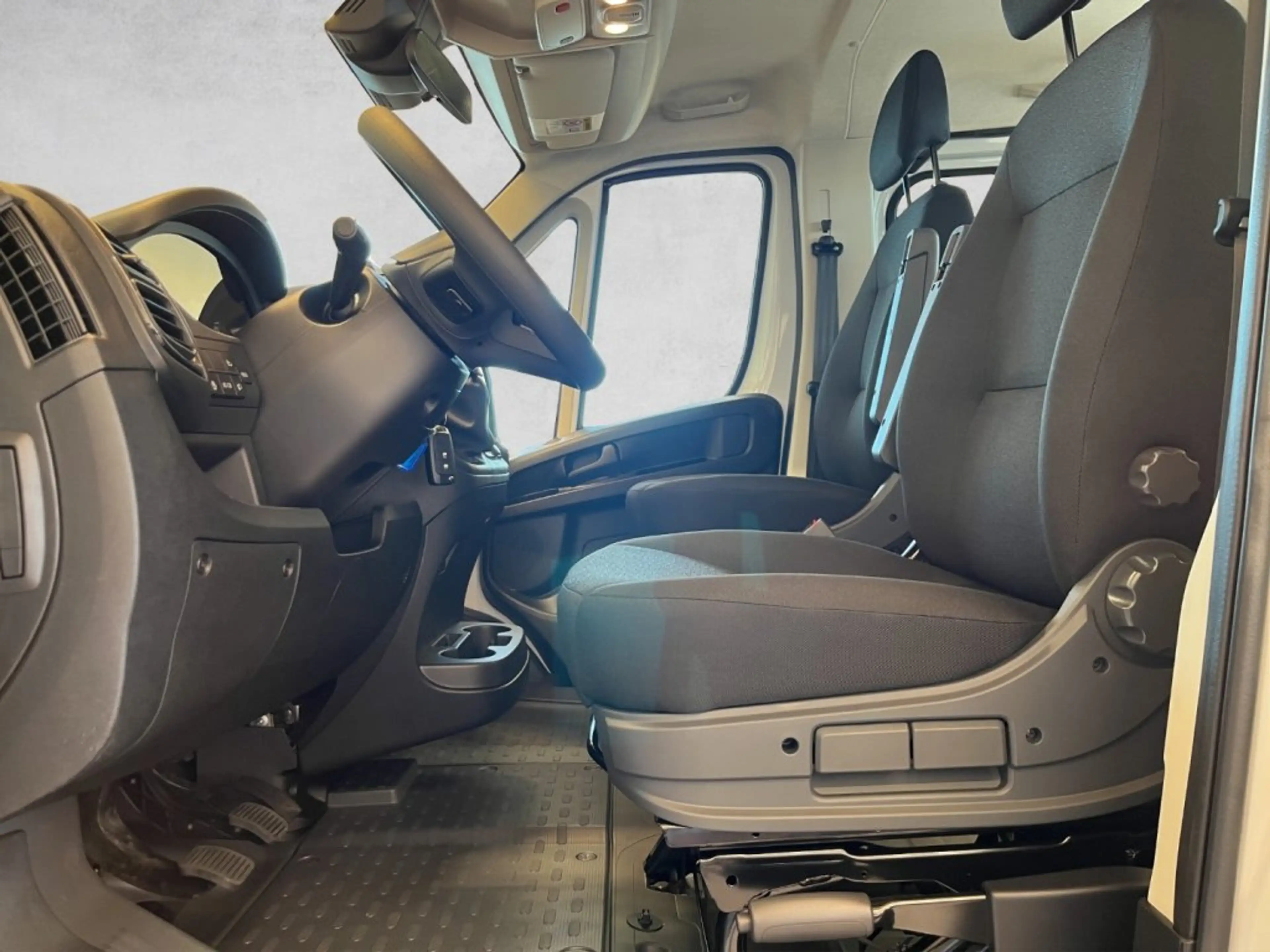Peugeot Boxer DK L3 3.5T Heavy BHDI 140 — photo 9