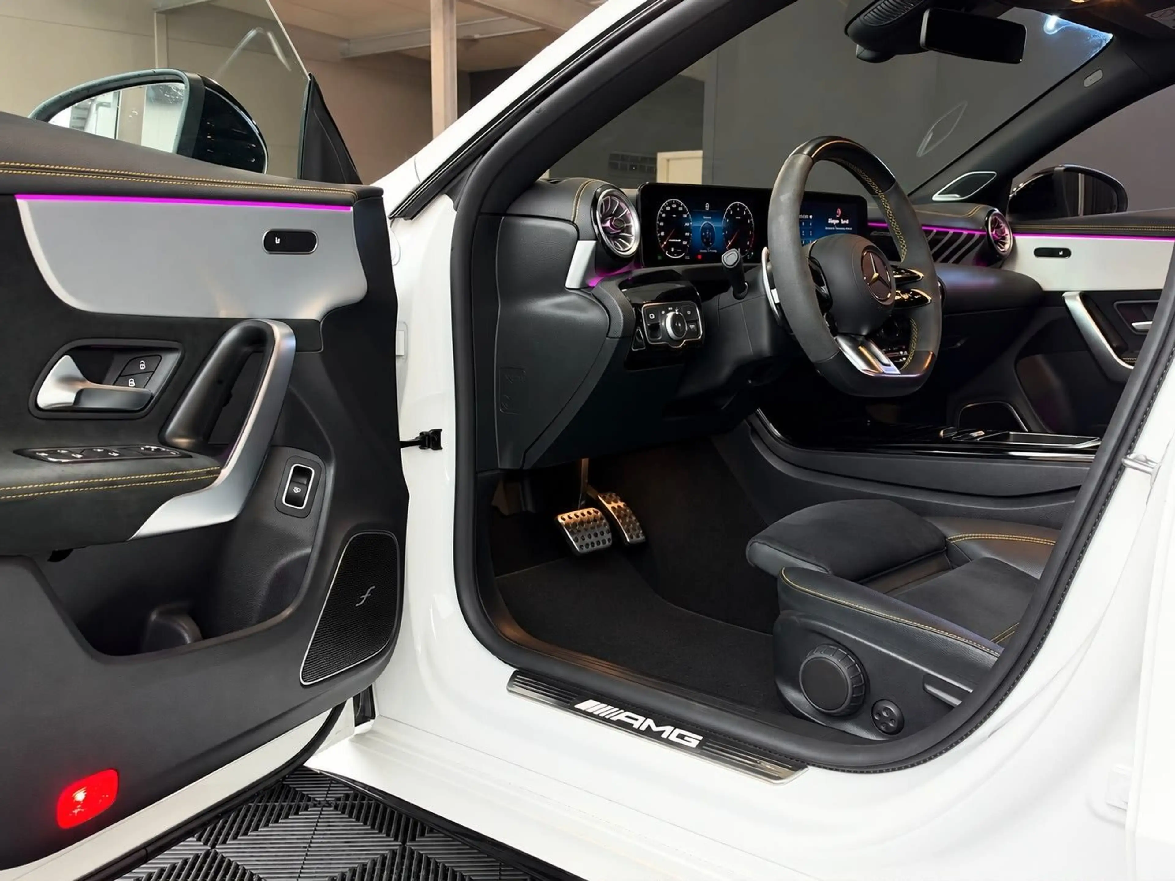 Mercedes-Benz CLA 45 AMG / Driv. Package/ — photo 14