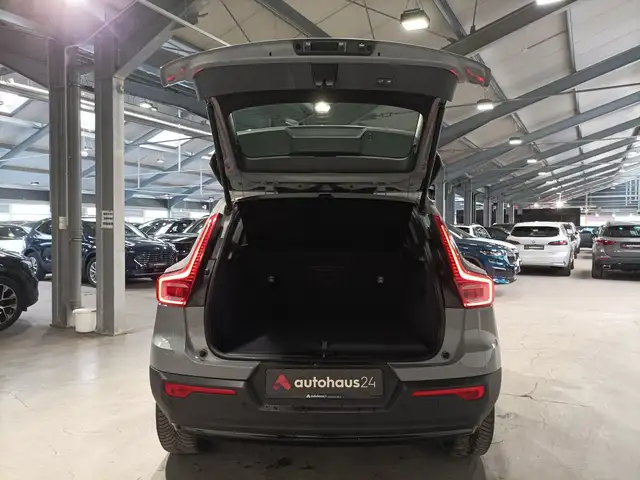 Volvo XC40 view 6