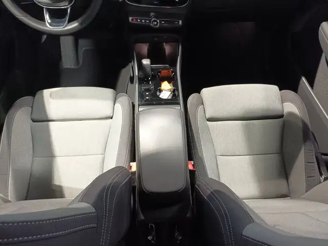 Volvo XC40 view 14