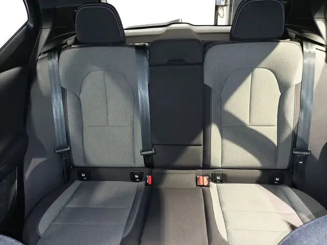 Volvo XC40 view 15