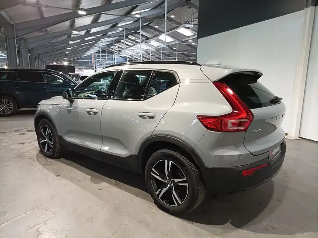 Volvo XC40 view 4