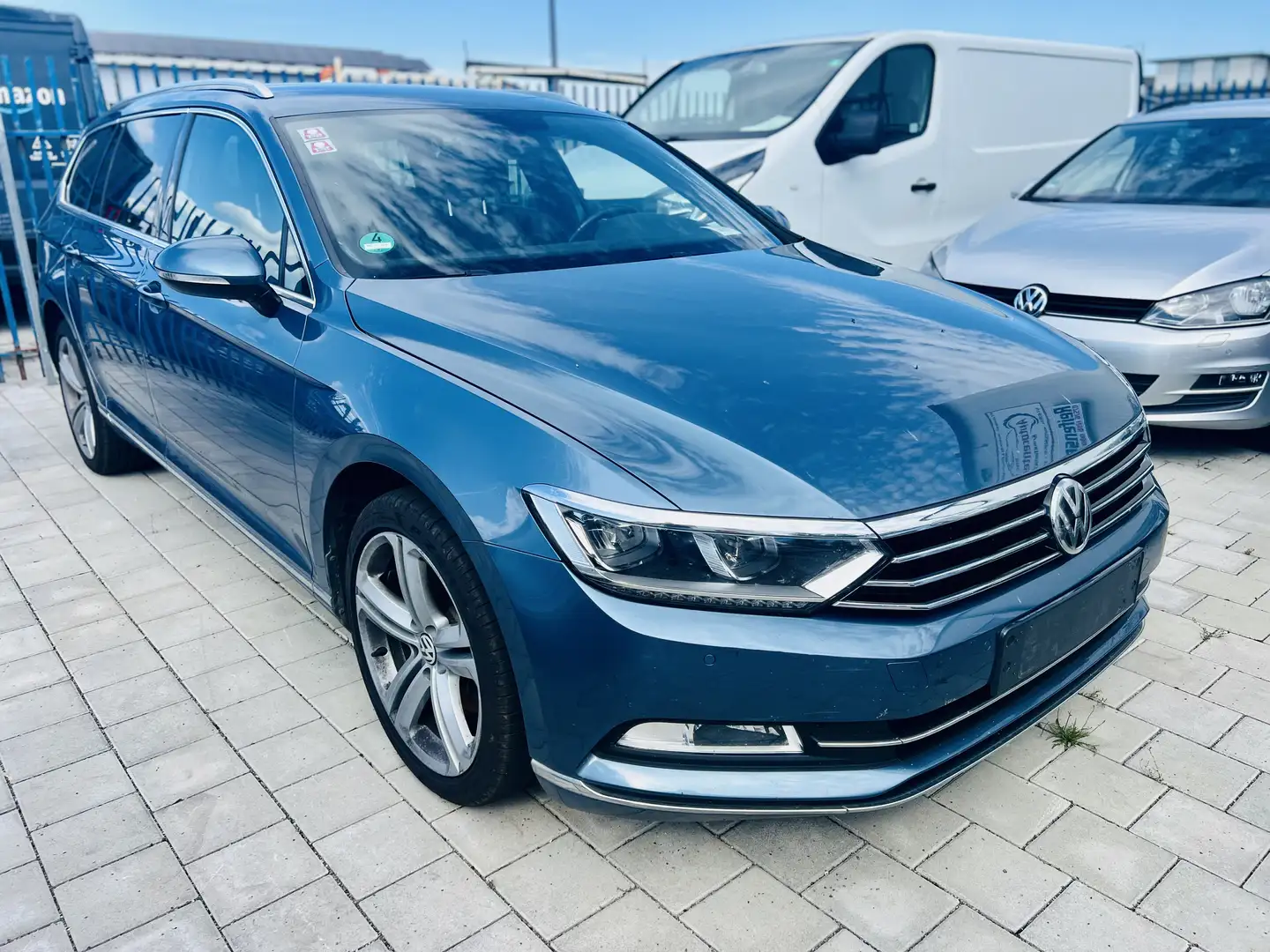 Volkswagen Passat Variant Highline BMT/Start-Stopp, TÜV Neu, AHK Blau - 2