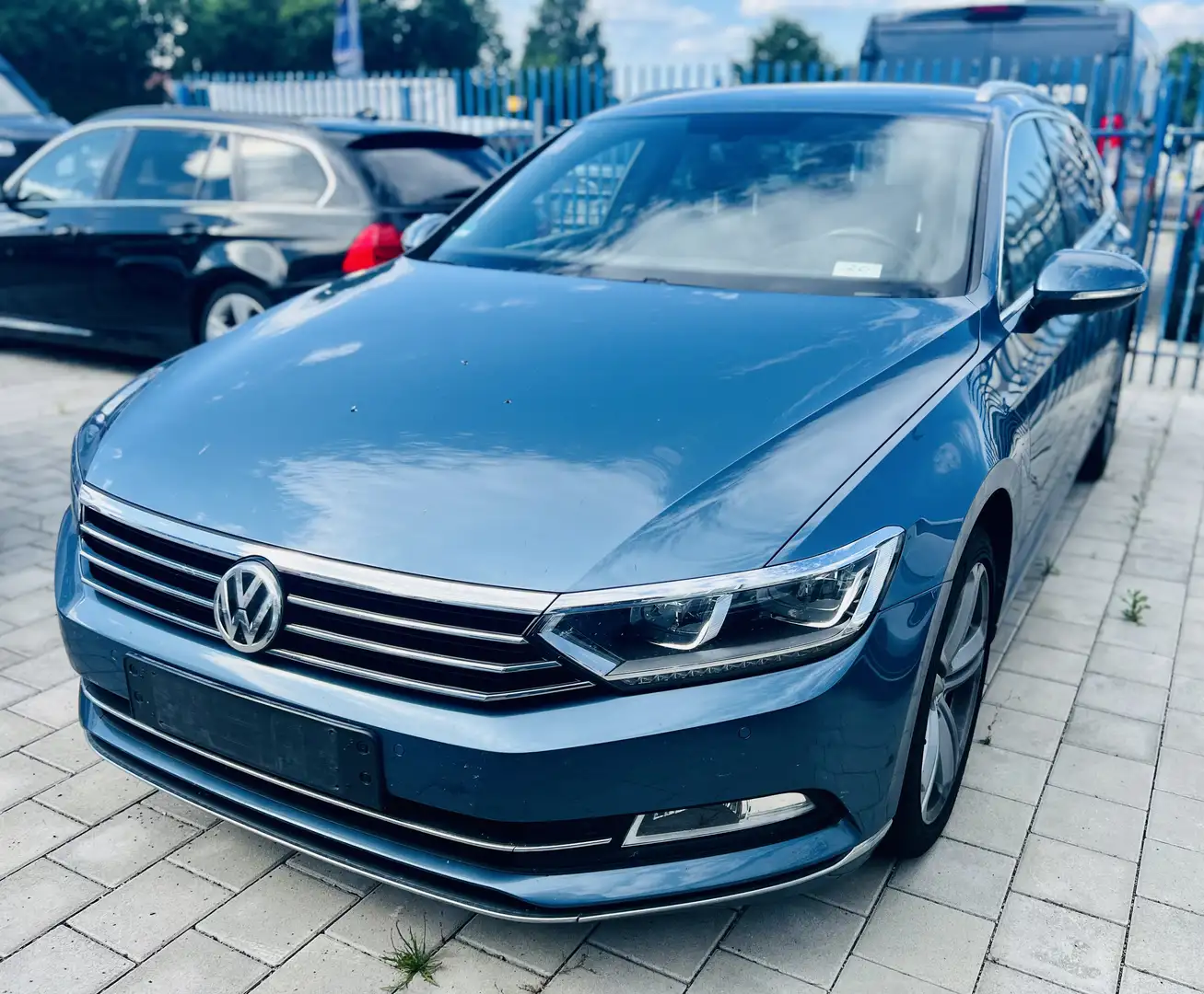 Volkswagen Passat Variant Highline BMT/Start-Stopp, TÜV Neu, AHK Blau - 1