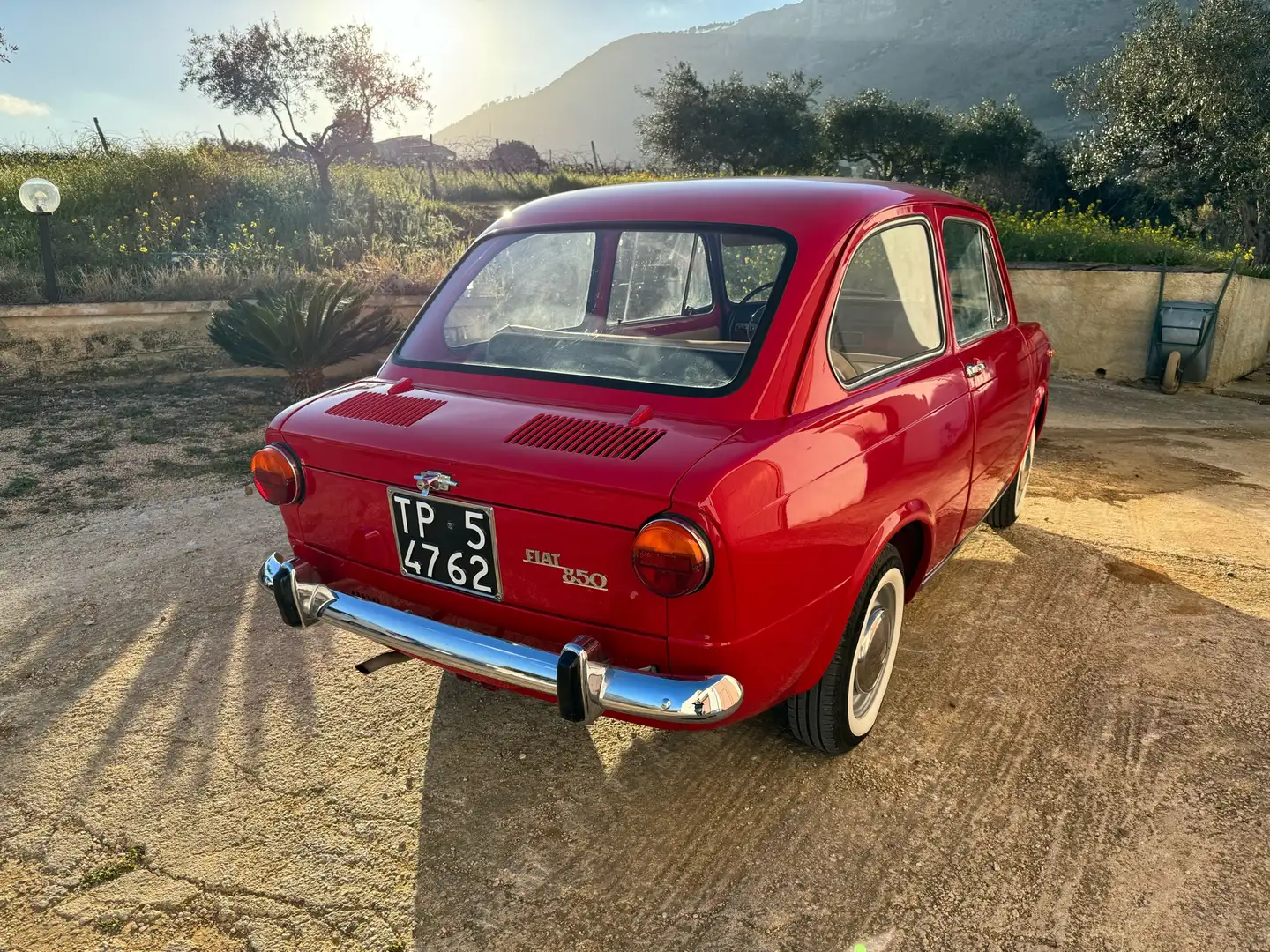 Fiat 850 Rood - 2