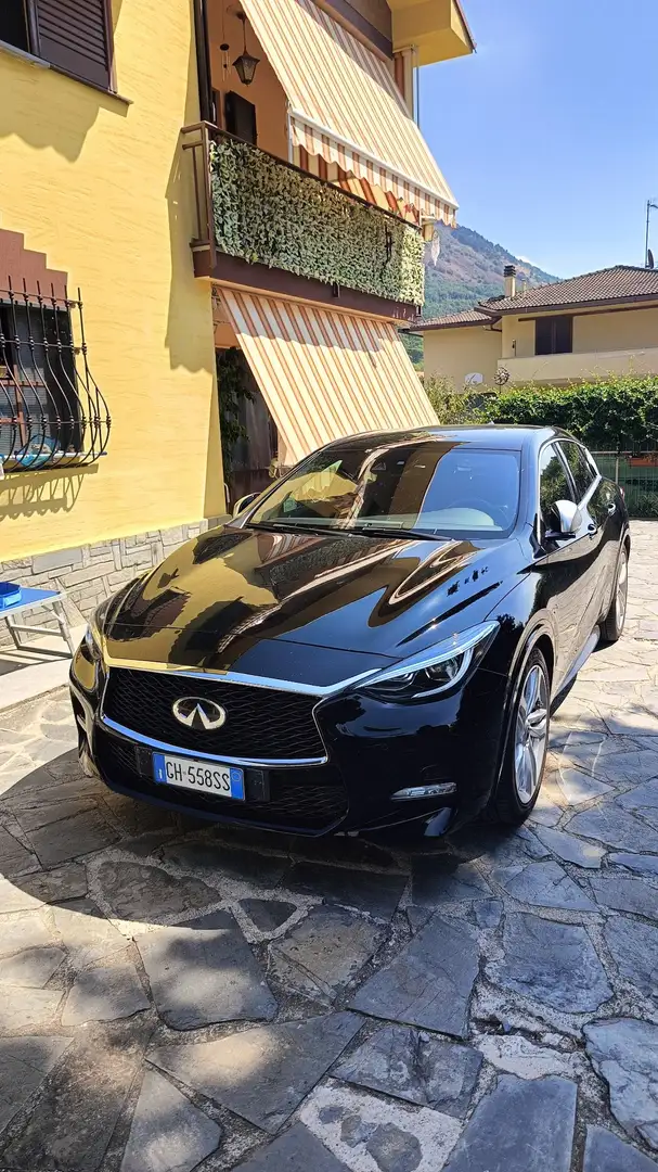 Infiniti Q30 2.0t Sport City Black awd 211cv dct - 1