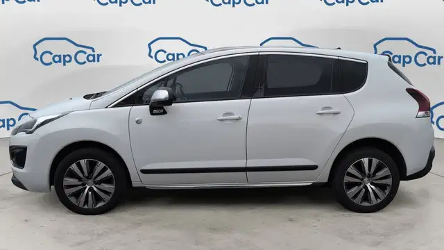 Peugeot 3008 view 2